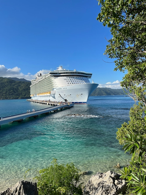 Oasis of the Seas Ship